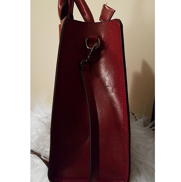 Handbag - Picture 2 of 4